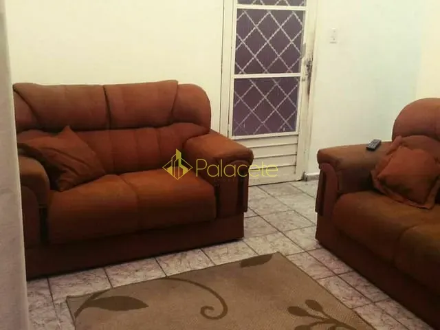 Casa com 250m² 2 quartos e 1 banheiro, à venda, no bairro Azeredo em Pindamonhangaba