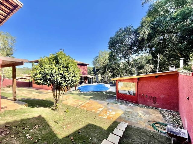 Casa com 2000m² 5 quartos e 5 banheiros, à venda, no bairro Chácara dos Lagos em Carapicuíba