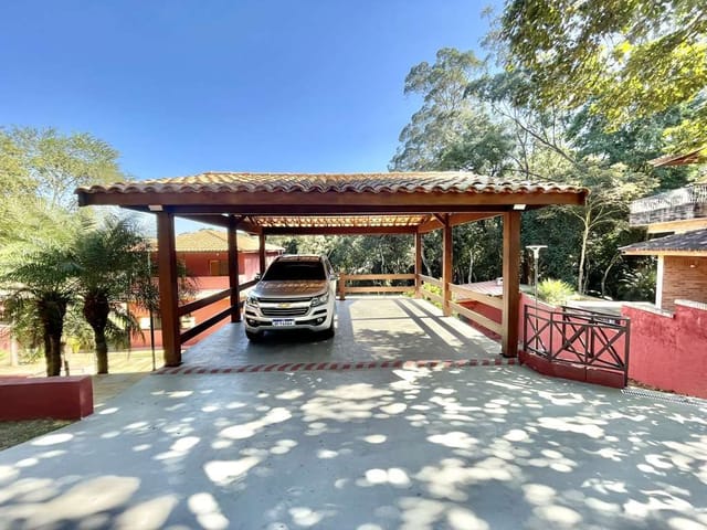 Casa com 2000m² 5 quartos e 5 banheiros, à venda, no bairro Chácara dos Lagos em Carapicuíba