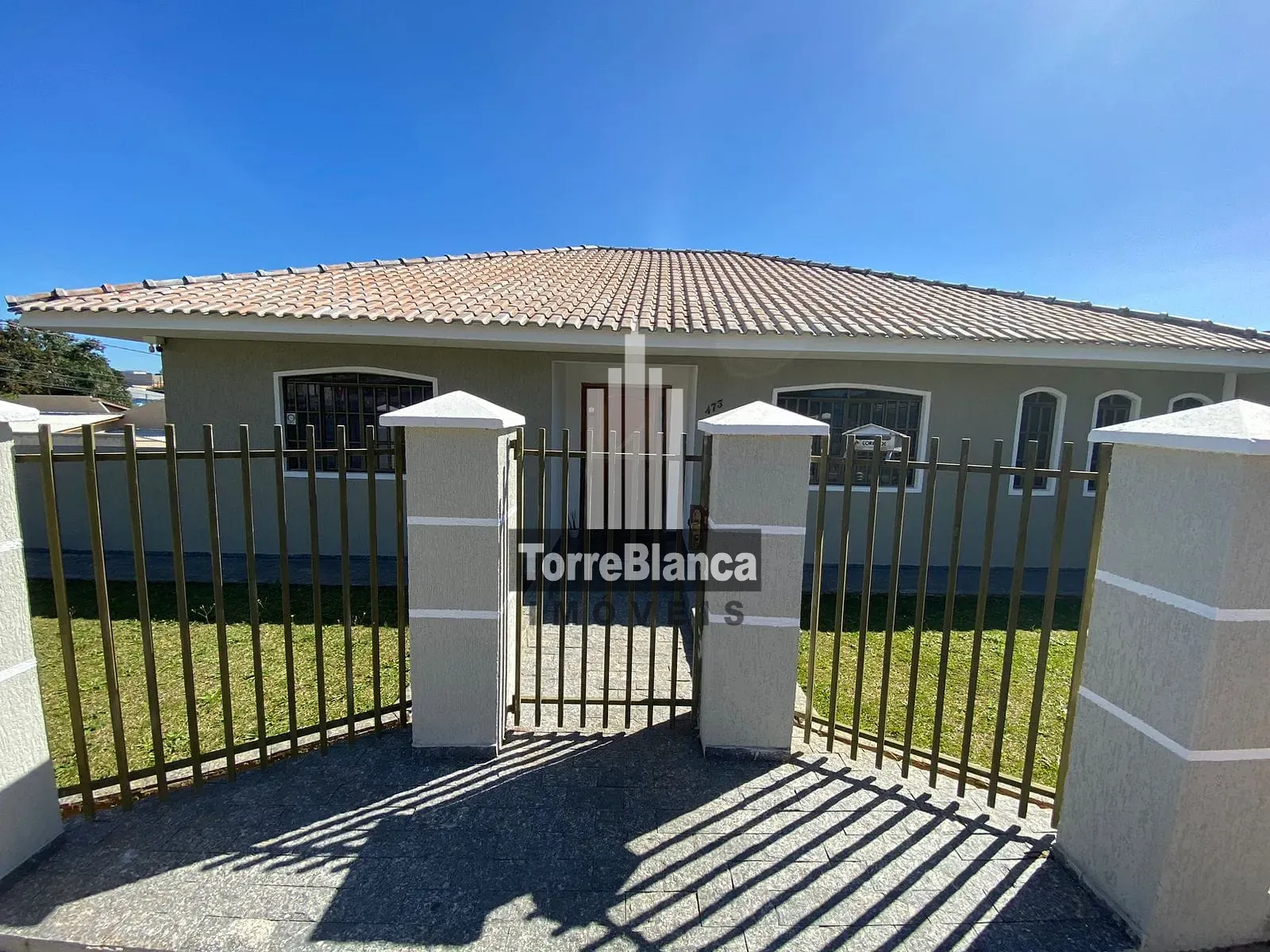 Casa, 4 quartos, 218 m² - Foto 1
