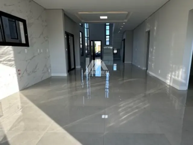 Casa 4 quartos e 4 banheiros, à venda, no bairro Jardim Carvalho em Ponta Grossa