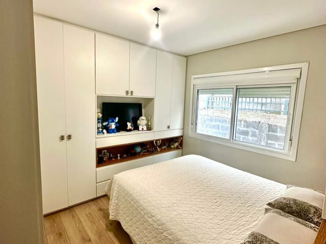 Casa 3 quartos e 2 banheiros, à venda, no bairro São Luiz em Caxias do Sul