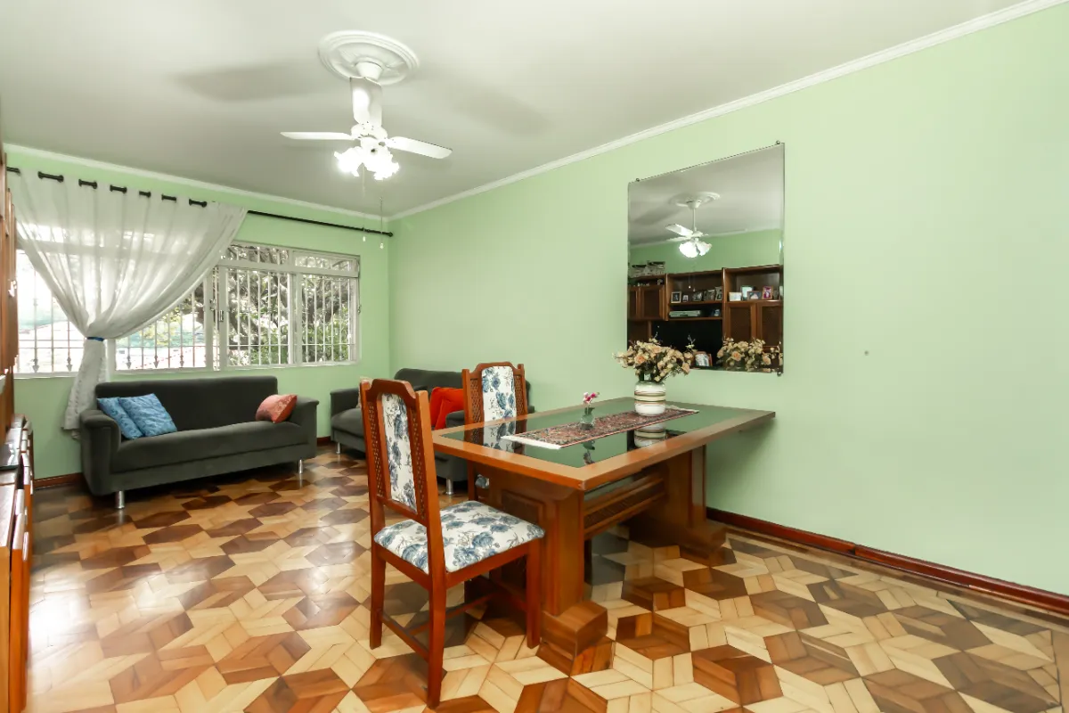 Casa para venda em Vila Marari com 4 quartos, sendo 2 suítes, 149m²