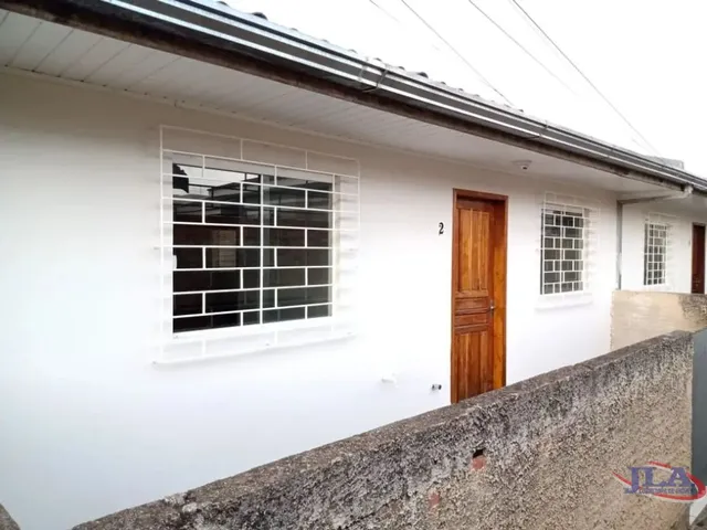Casa 2 quartos e 1 banheiro, para alugar, no bairro Jardim Guaraituba em Colombo