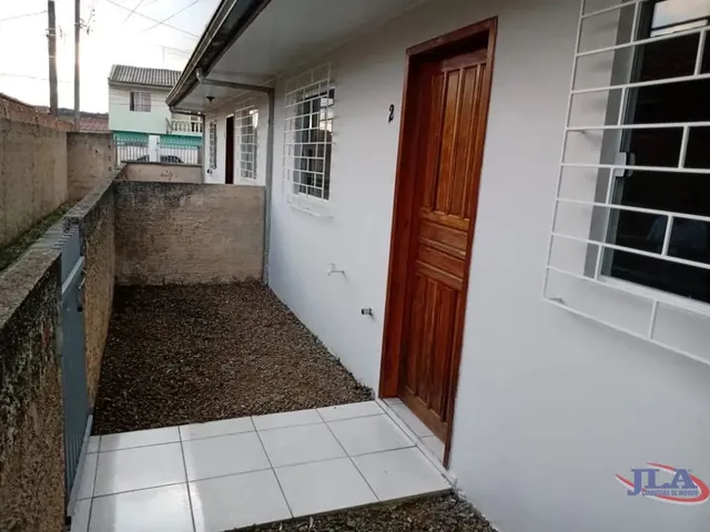 Casa 2 quartos e 1 banheiro, para alugar, no bairro Jardim Guaraituba em Colombo