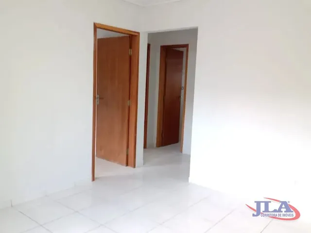 Casa 2 quartos e 1 banheiro, para alugar, no bairro Jardim Guaraituba em Colombo