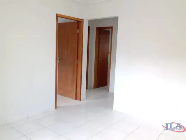 Casa 2 quartos e 1 banheiro, para alugar, no bairro Jardim Guaraituba em Colombo