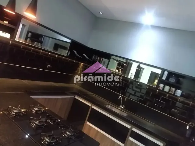Casa com 200m² 3 quartos e 3 banheiros, à venda, no bairro Jardim Santa Júlia em São José Dos Campos