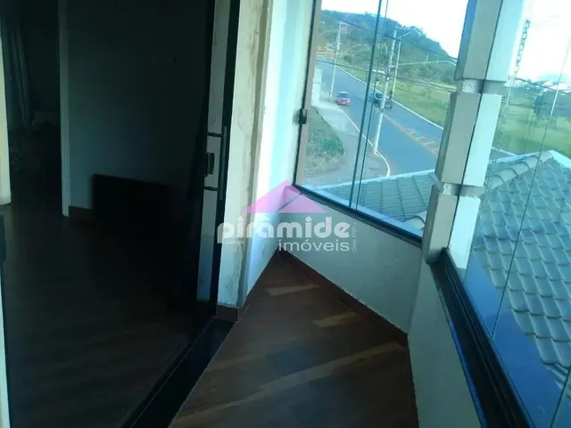 Casa com 200m² 3 quartos e 3 banheiros, à venda, no bairro Jardim Santa Júlia em São José Dos Campos