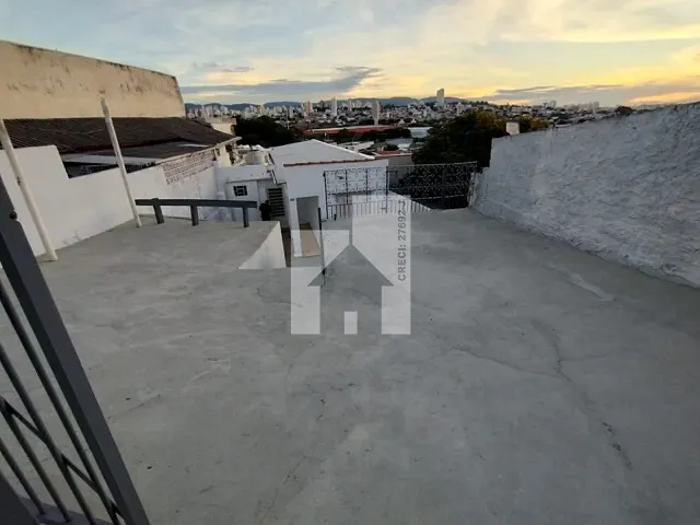 Casa com 200m² 2 quartos e 3 banheiros, à venda, no bairro Jardim Carlos Gomes em Jundiaí