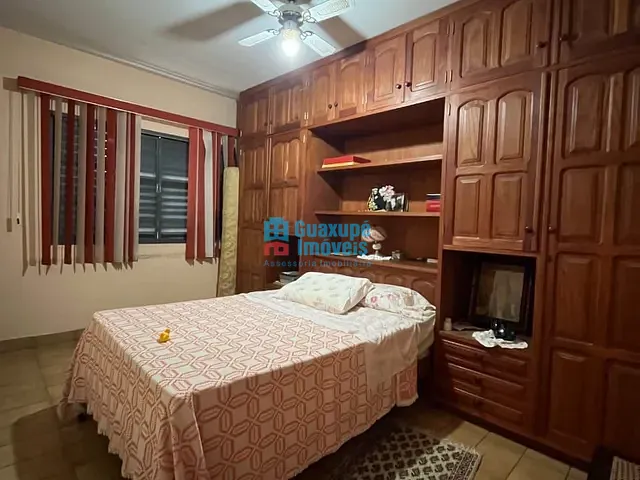 Casa com 1534m² 3 quartos e 1 banheiro, à venda, no bairro Centro em Guaxupé
