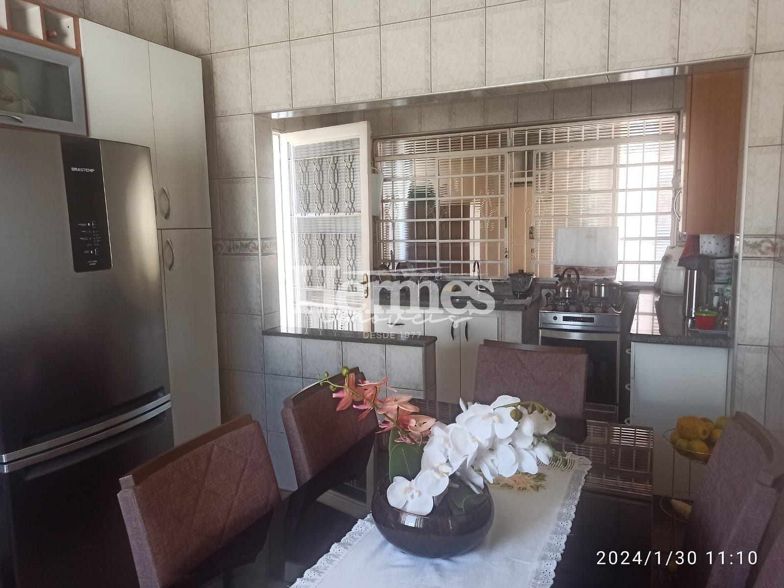 Casa à venda com 4 quartos, 257m² - Foto 15