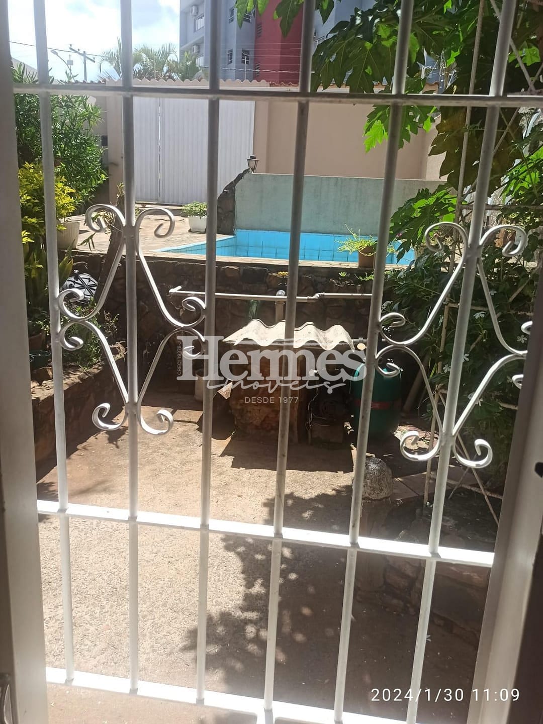Casa à venda com 4 quartos, 257m² - Foto 2