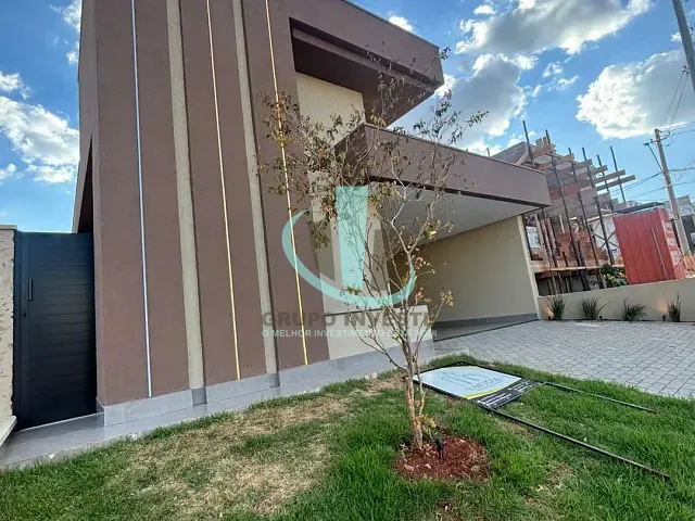 Casa com 250m² 3 quartos e 3 banheiros, à venda, no bairro Parque Laranjeiras em Araraquara