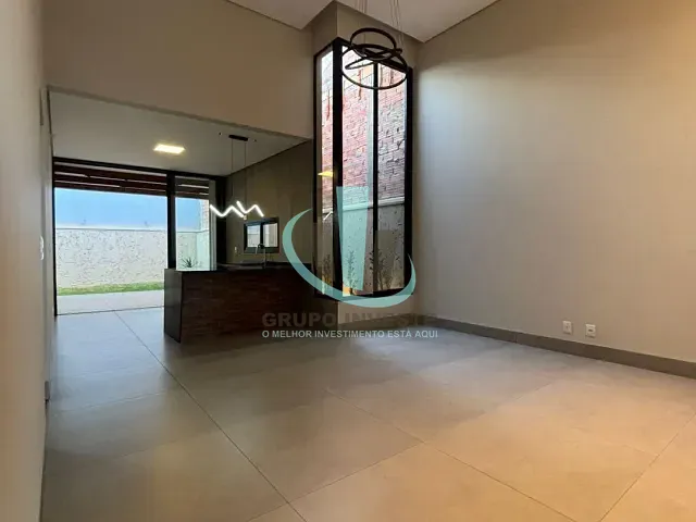 Casa com 250m² 3 quartos e 3 banheiros, à venda, no bairro Parque Laranjeiras em Araraquara