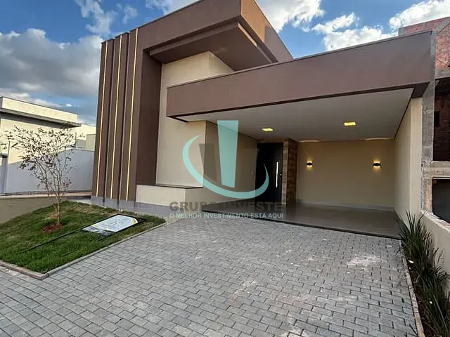 Casa com 250m² 3 quartos e 3 banheiros, à venda, no bairro Parque Laranjeiras em Araraquara