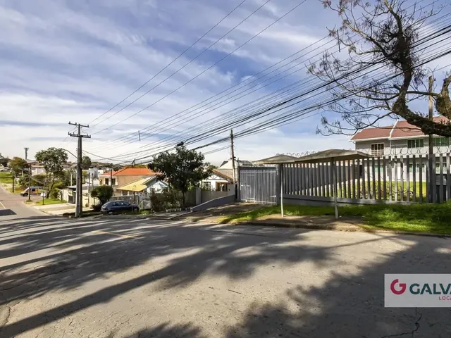 Casa 3 quartos e 1 banheiro, para alugar, no bairro Santa Felicidade em Curitiba