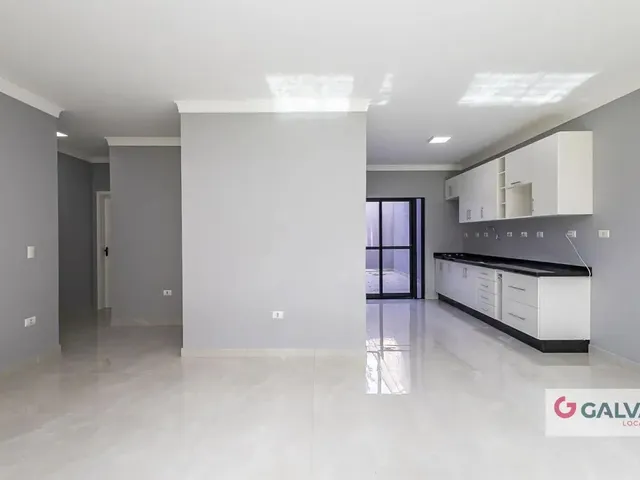 Casa 3 quartos e 1 banheiro, para alugar, no bairro Santa Felicidade em Curitiba
