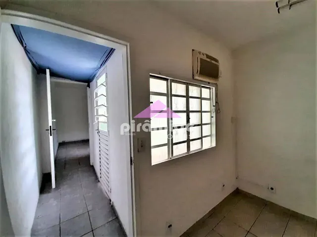 Casa com 317m² 1 quarto e 3 banheiros, para alugar, no bairro Vila Rubi em São José Dos Campos