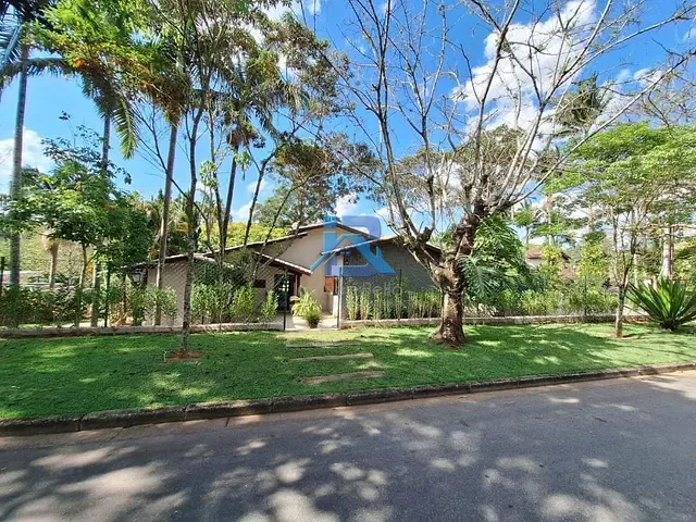 Casa com 1500m² 4 quartos e 5 banheiros, à venda ou para alugar, no bairro Jardim Nossa Senhora das Graças em Itatiba