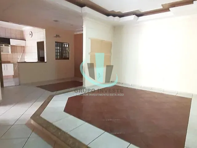 Casa com 250m² 2 quartos e 2 banheiros, à venda, no bairro Cambui em Araraquara