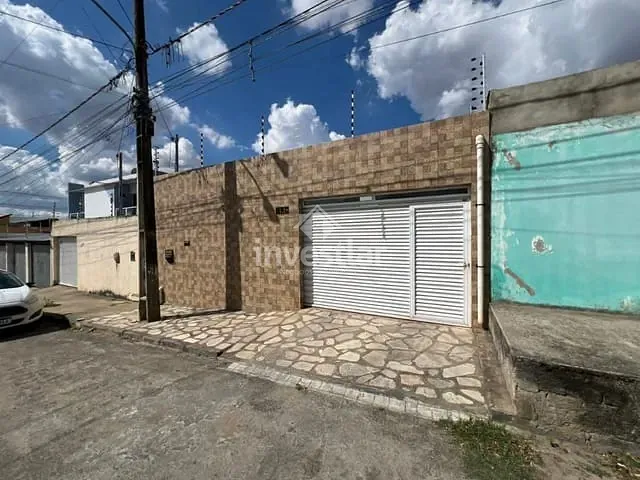 Casa com 160m² 3 quartos e 1 banheiro, à venda, no bairro Cruzeiro em Campina Grande