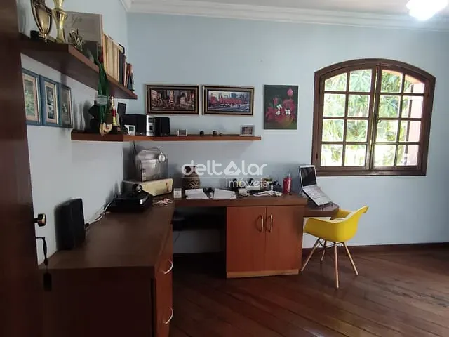Casa 3 quartos e 2 banheiros, à venda, no bairro Santa Amélia em Belo Horizonte