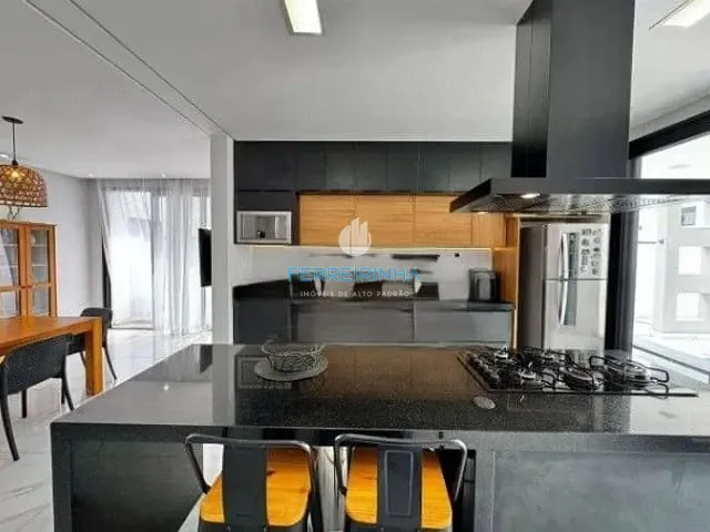 Casa com 450m² 3 quartos e 5 banheiros, à venda, no bairro Urbanova em São José dos Campos