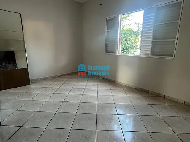 Casa com 260m² 3 quartos e 2 banheiros, para alugar, no bairro Parque das Orquídeas em Guaxupé