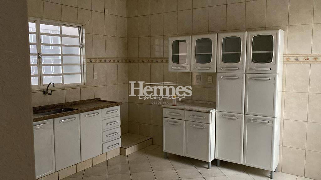 Casa, 4 quartos, 122 m² - Foto 1