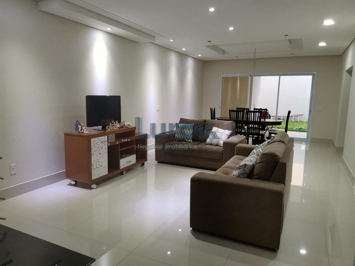 Casa, 3 quartos, 232 m² - Foto 4