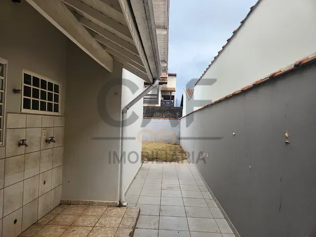 Casa 2 quartos e 1 banheiro, à venda, no bairro Jardim das Tulipas em Holambra