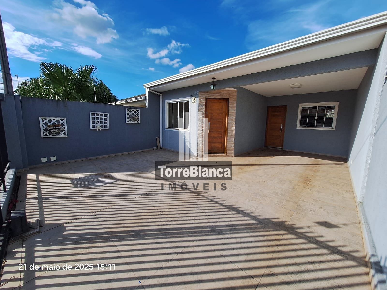 Casa à venda com 3 quartos, 135m² - Foto 1
