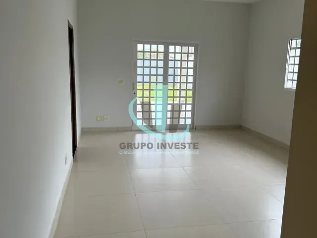 Casa com 360m² 3 quartos e 2 banheiros, para alugar, no bairro Vila José Bonifácio em Araraquara
