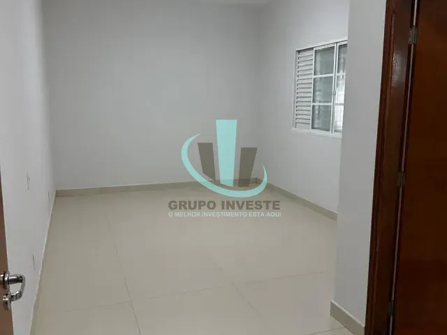 Casa com 360m² 3 quartos e 2 banheiros, para alugar, no bairro Vila José Bonifácio em Araraquara
