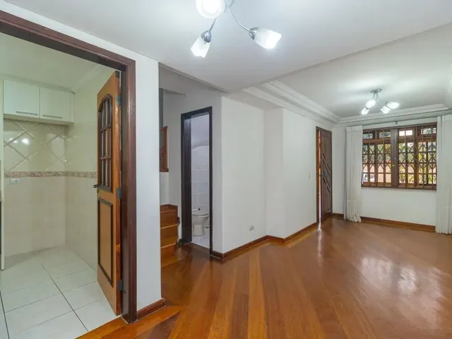 Casa para alugar, no bairro Boa Vista em Curitiba