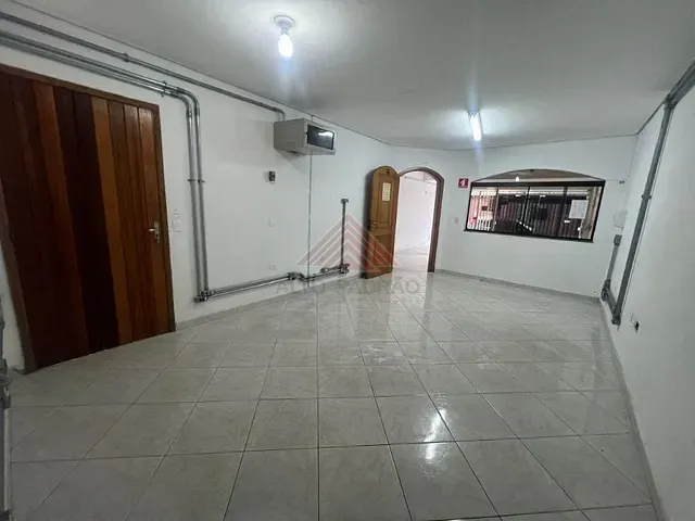 Casa com 250m², para alugar, no bairro Vila Noêmia em Mauá