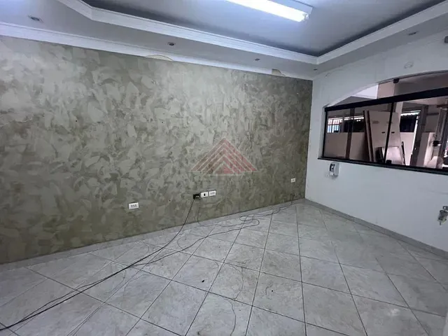 Casa com 250m², para alugar, no bairro Vila Noêmia em Mauá
