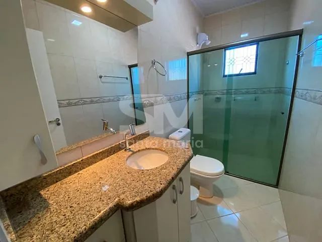Casa 3 quartos e 2 banheiros, para alugar, no bairro Esplanada em Chapecó
