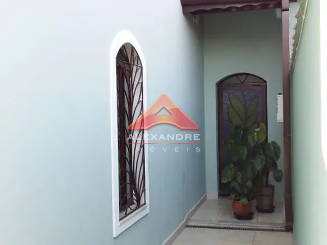 Casa com 204m² 3 quartos e 3 banheiros, à venda ou para alugar, no bairro Jardim Julieta em Caçapava
