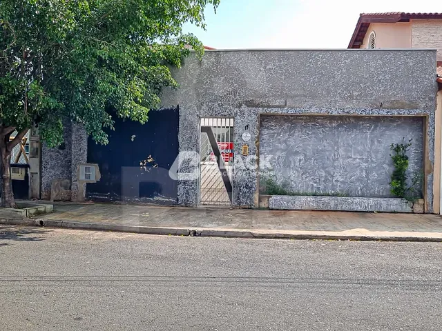 Casa com 250m² 3 quartos e 3 banheiros, para alugar, no bairro Jardim Wanel Ville IV em Sorocaba