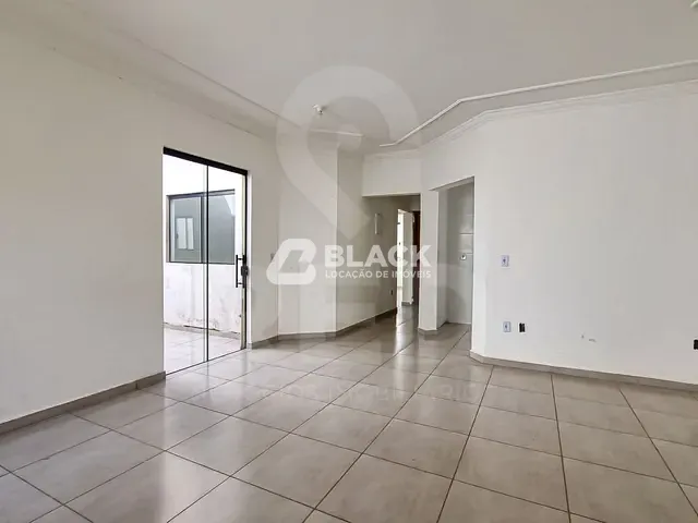 Casa com 250m² 3 quartos e 3 banheiros, para alugar, no bairro Jardim Wanel Ville IV em Sorocaba