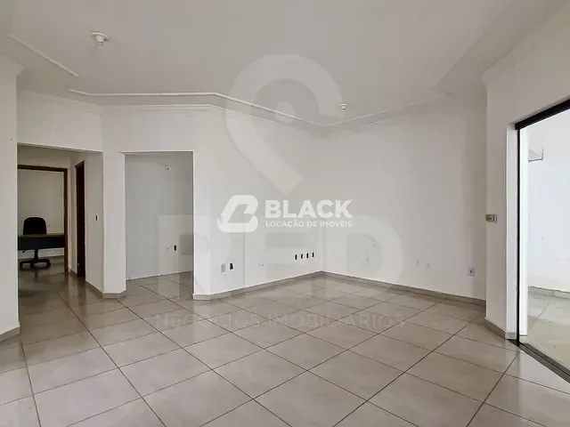 Casa com 250m² 3 quartos e 3 banheiros, para alugar, no bairro Jardim Wanel Ville IV em Sorocaba