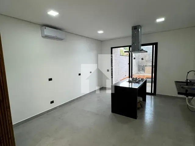 Casa 3 quartos e 2 banheiros, à venda, no bairro Chácara Jaguari (Fazendinha) em Santana de Parnaíba