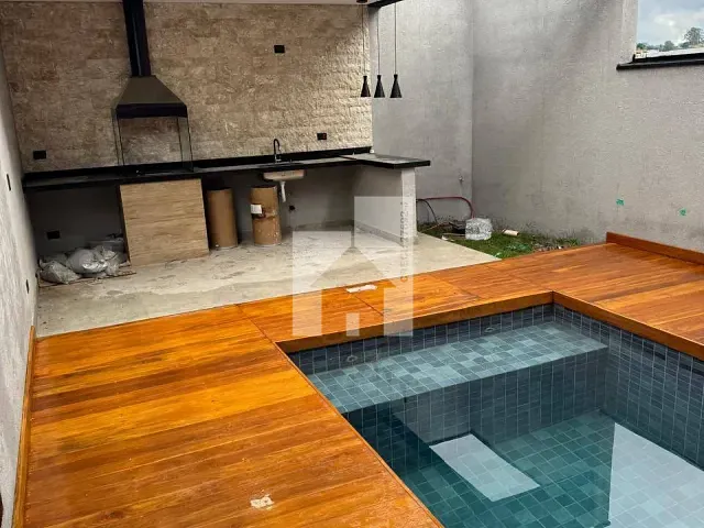 Casa 3 quartos e 2 banheiros, à venda, no bairro Chácara Jaguari (Fazendinha) em Santana de Parnaíba