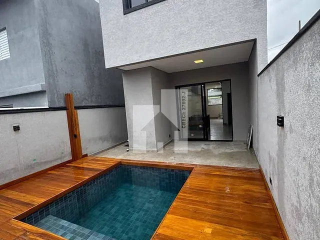 Casa 3 quartos e 2 banheiros, à venda, no bairro Chácara Jaguari (Fazendinha) em Santana de Parnaíba
