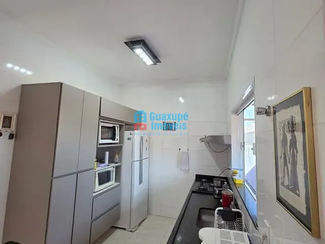 Casa com 209m² 3 quartos e 2 banheiros, à venda, no bairro jardim ouro verde em Guaxupé