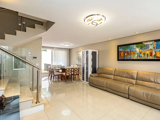 Casa com 200m² 3 quartos e 4 banheiros, à venda, no bairro Bom Retiro em Curitiba