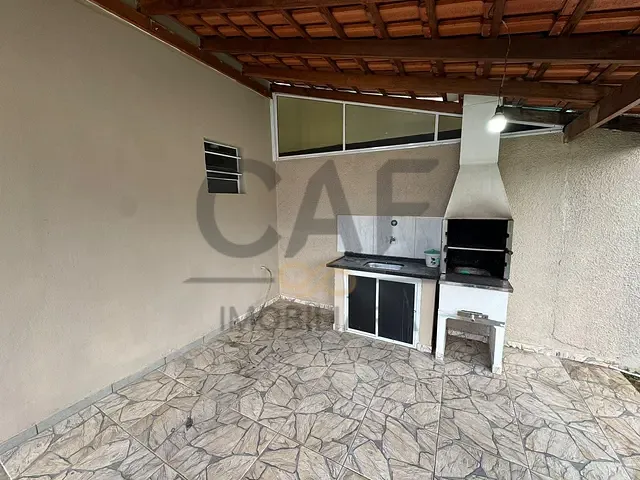 Casa 3 quartos e 2 banheiros, para alugar, no bairro Morada das Flores em Holambra