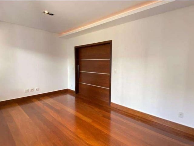 Casa com 932m² 4 quartos e 4 banheiros, à venda, no bairro Jardim Petrópolis em São Paulo